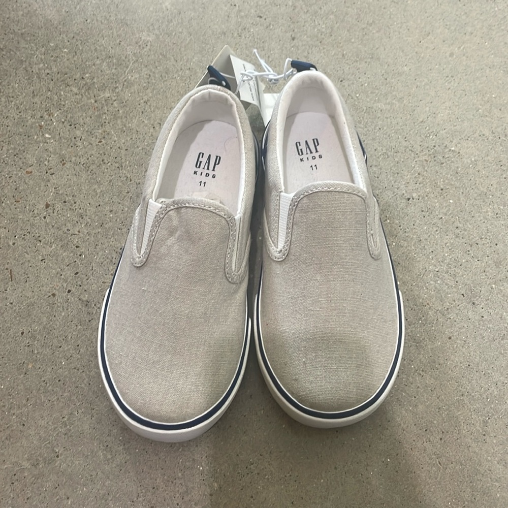 Gap boys slip one size 11